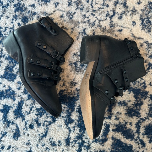 Gianni Bini Rock Stud Style Leather Booties size 7 - Picture 5 of 10